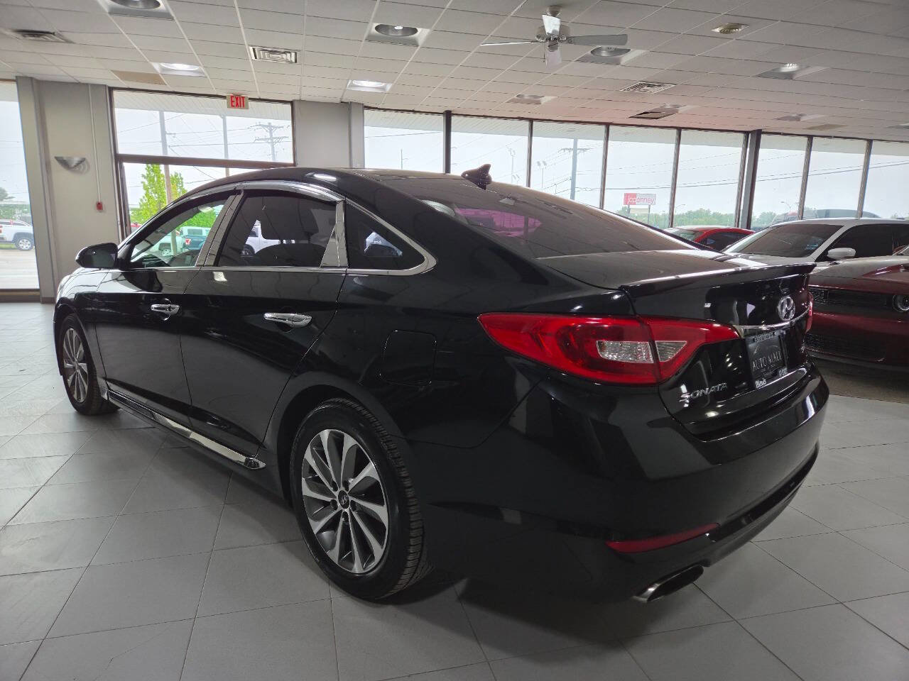 Used 2017 Hyundai Sonata Sport w/ Cargo Package FWD image 5