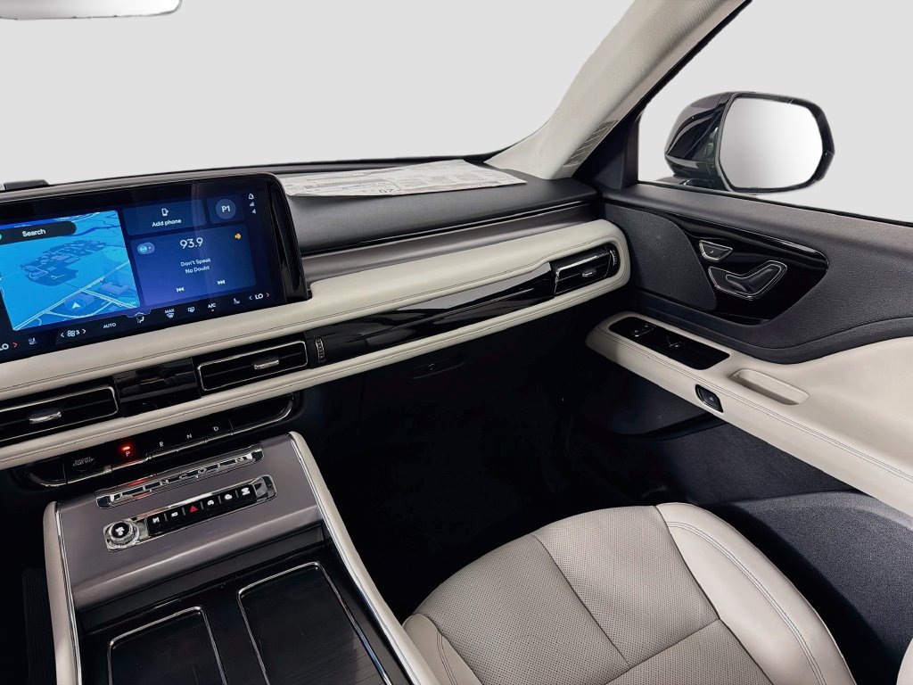 New 2027 Lincoln Aviator 2WD image 25