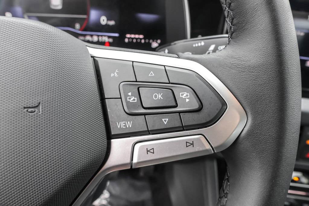 Used 2025 Volkswagen Jetta SE image 21