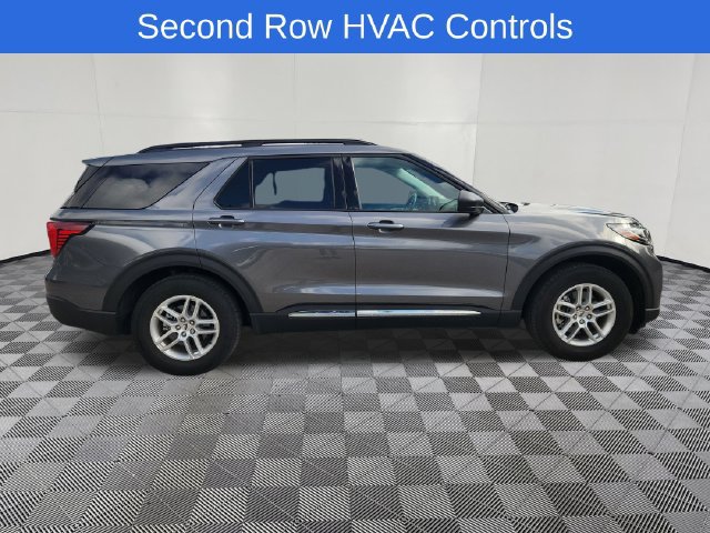 Used 2025 Ford Explorer Active w/ Active Comfort Package RWD image 4
