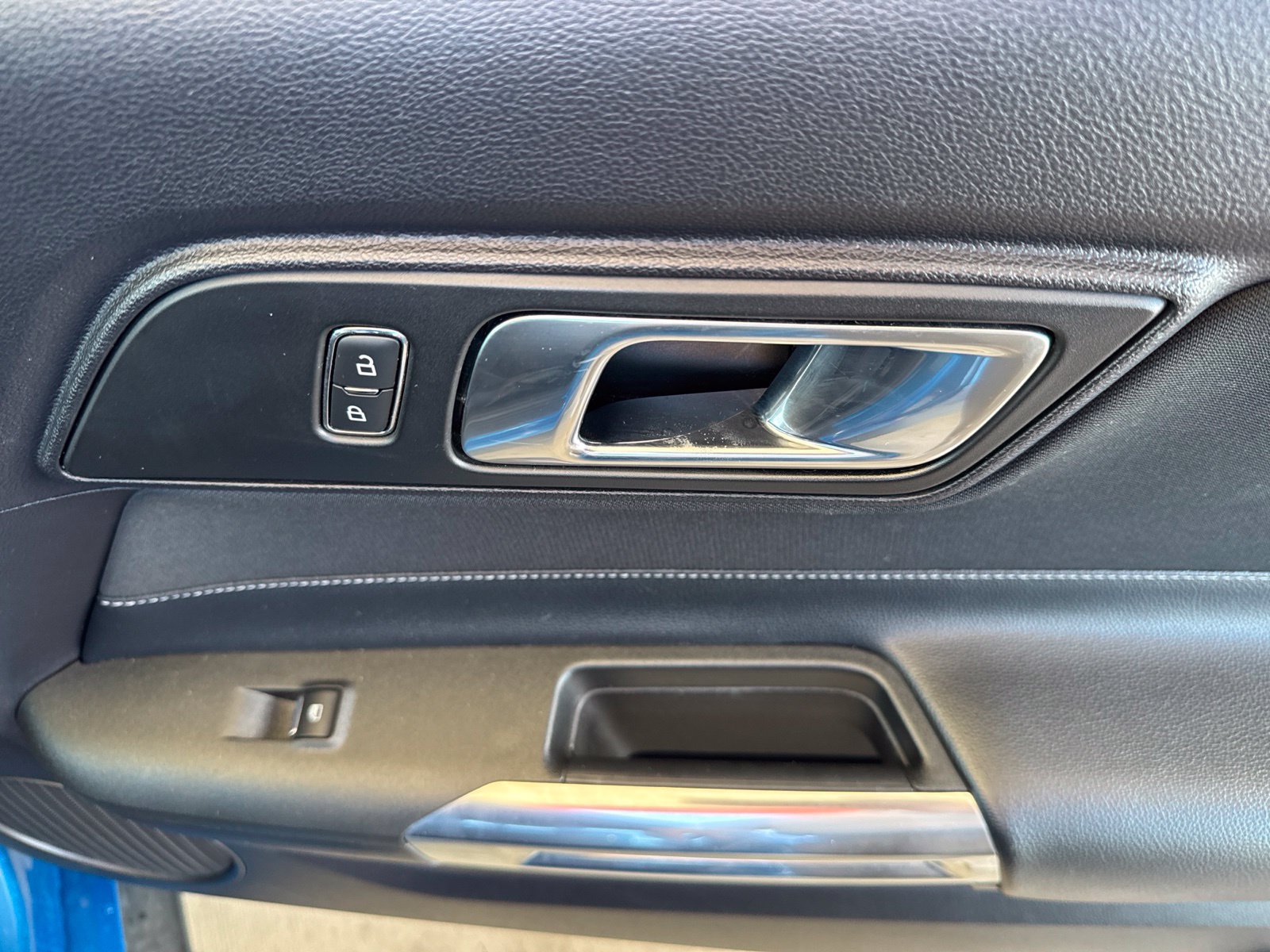Used 2019 Ford Mustang Coupe RWD image 18