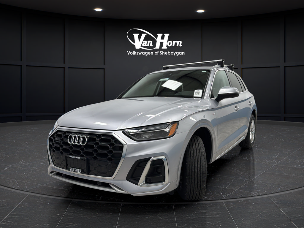 Used 2023 Audi Q5 2.0T Premium w/ Convenience Package AWD/4WD image 3