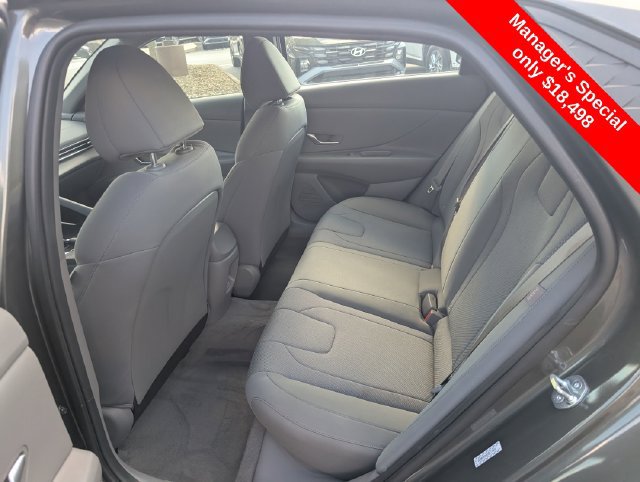 Certified 2024 Hyundai Elantra SE FWD image 9