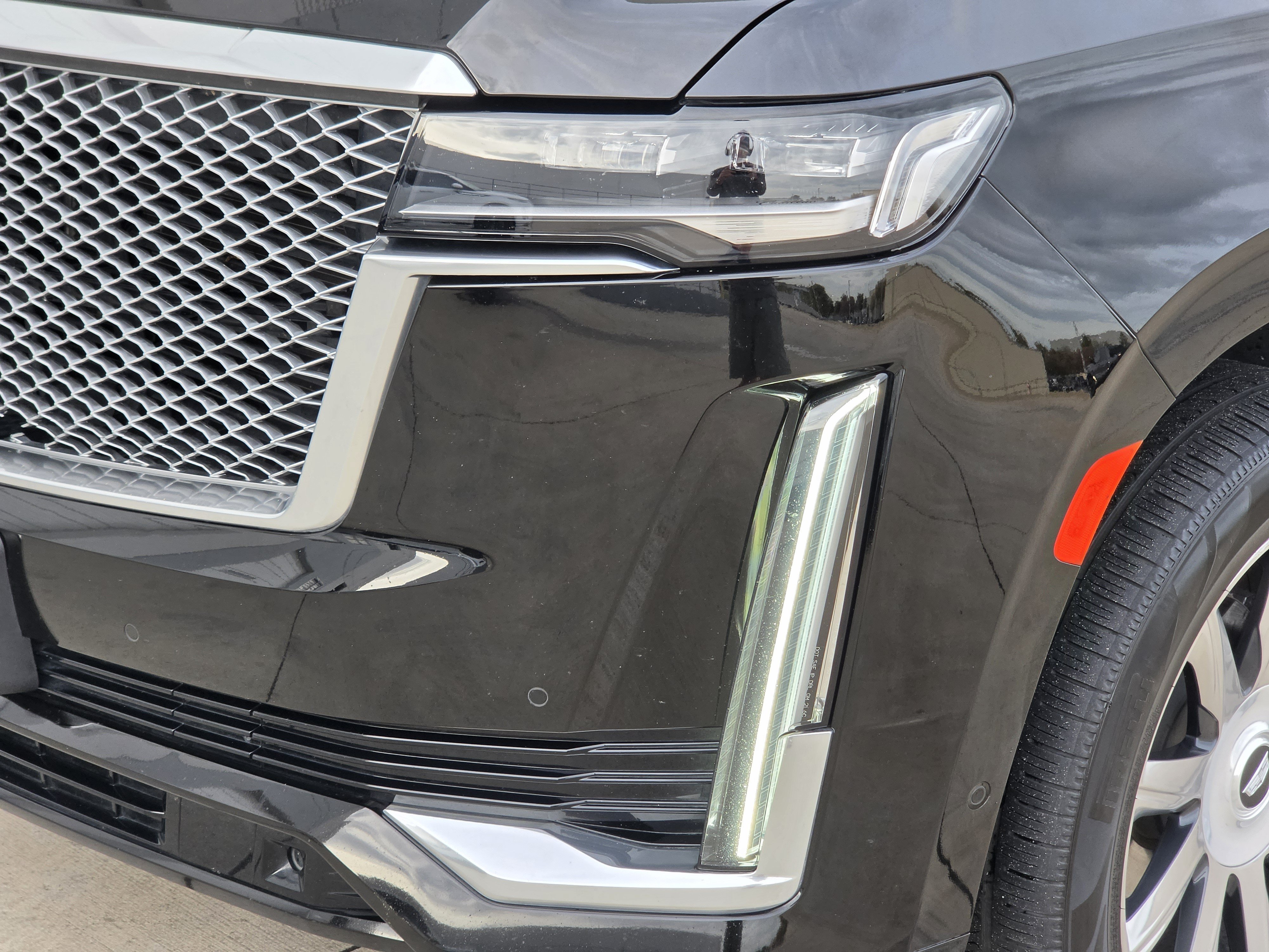 Used 2021 Cadillac Escalade Premium Luxury Platinum AWD/4WD image 8