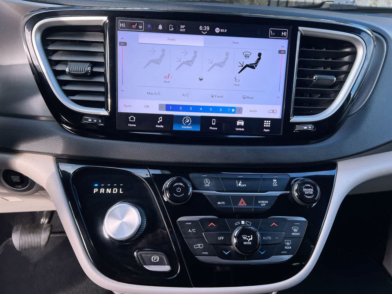 Used 2022 Chrysler Pacifica Touring-L FWD image 19
