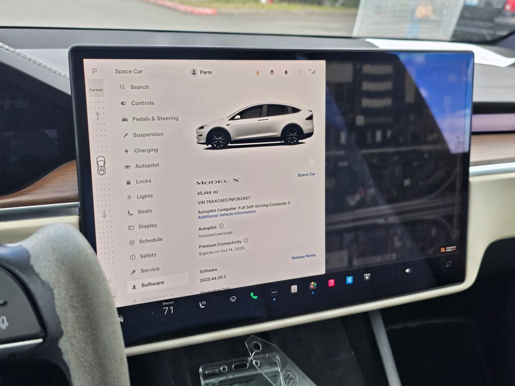 Used 2022 Tesla Model X image 42