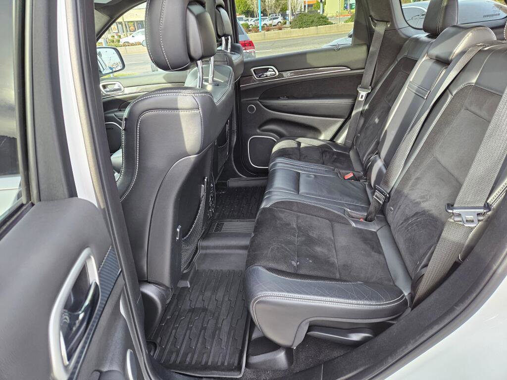 Used 2015 Jeep Grand Cherokee SRT w/ Luxury Group II image 19