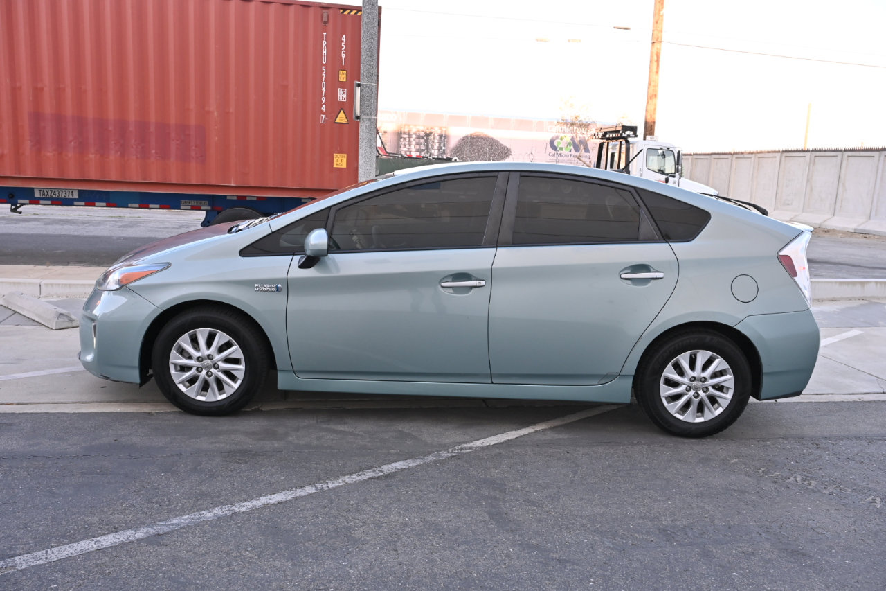 Used 2014 Toyota Prius Prime Plug-In Hybrid FWD image 4