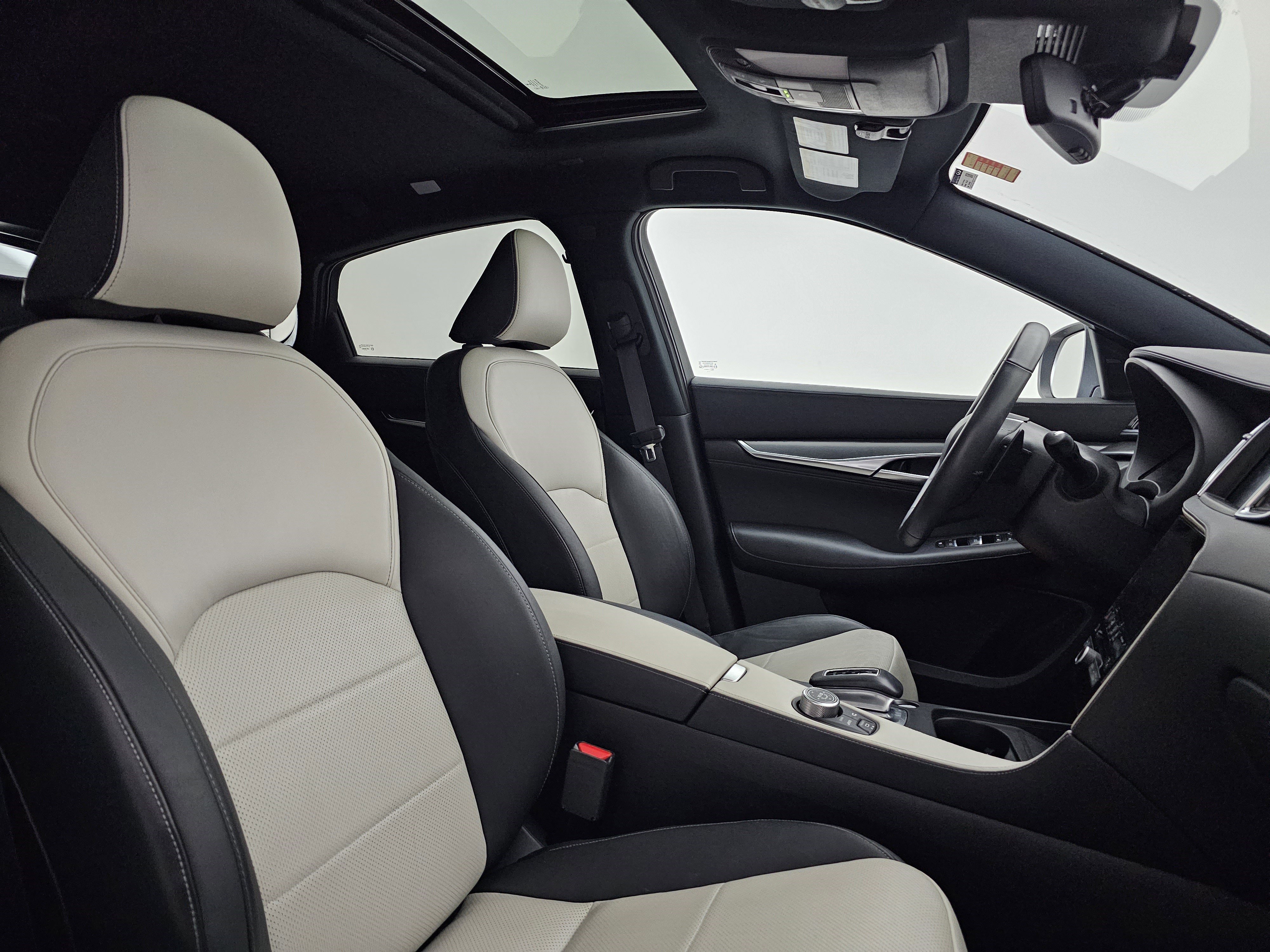 Used 2024 INFINITI QX55 Essential image 14