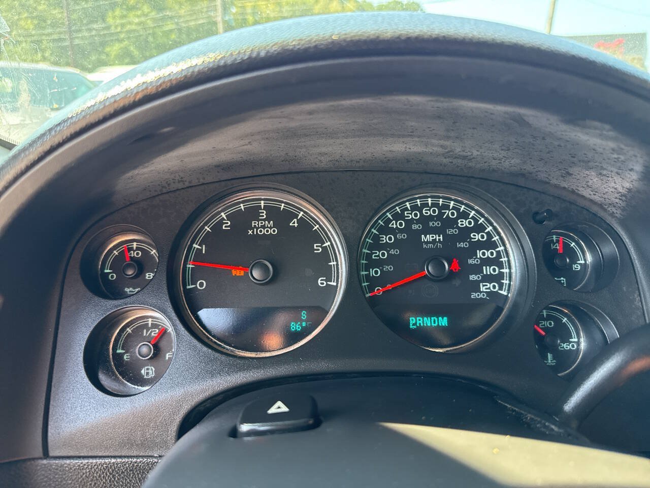 Used 2011 Chevrolet Suburban 2WD image 17