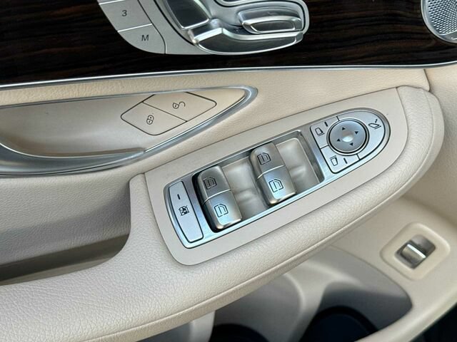 Used 2019 Mercedes-Benz GLC 300 4MATIC image 12