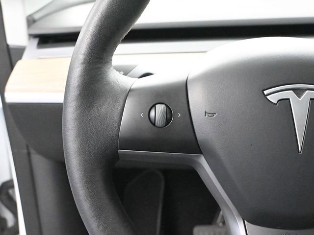 Used 2022 Tesla Model Y Long Range image 24