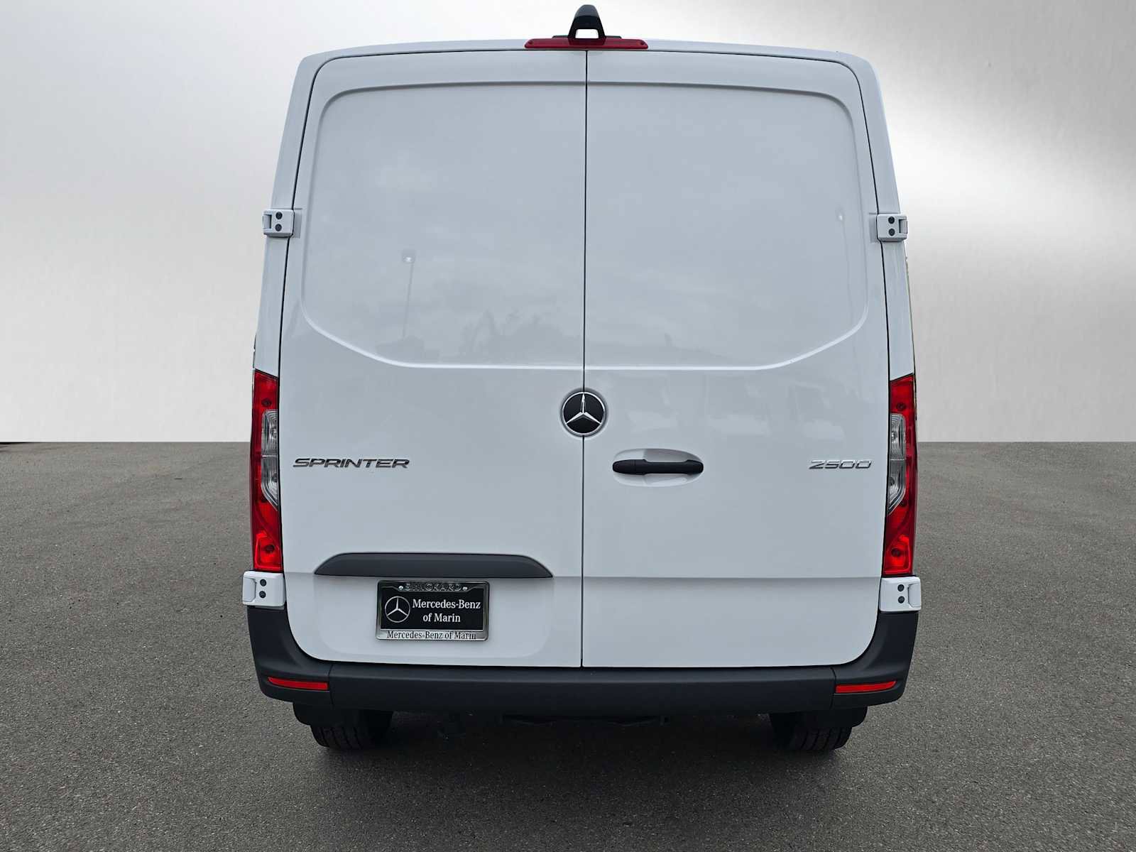 Used 2025 Mercedes-Benz Sprinter 2500 image 4