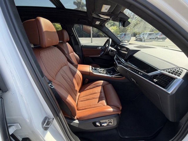 Used 2024 BMW X7 xDrive40i w/ Executive Package image 8