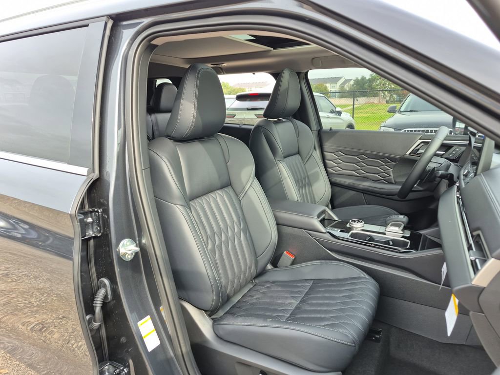 New 2026 Mitsubishi Outlander SEL image 46