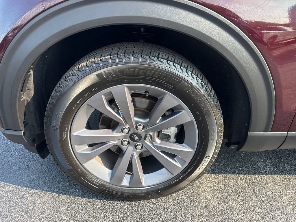Used 2023 Ford Explorer XLT w/ Equipment Group 202A AWD/4WD image 26