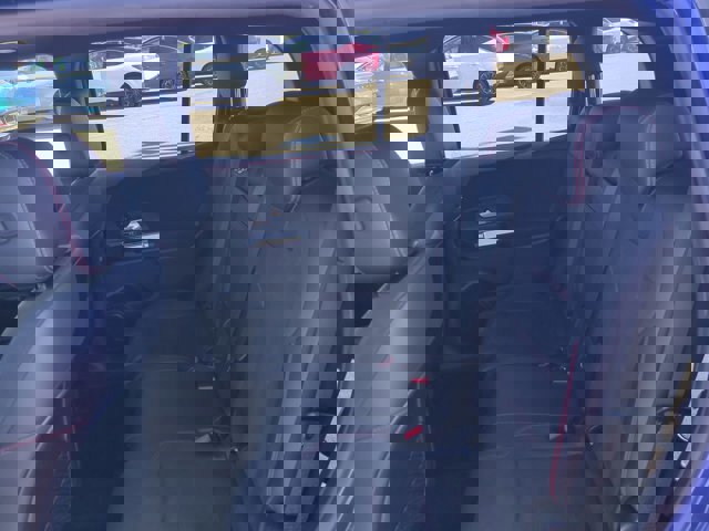 Used 2020 Mercedes-Benz GLB 250 w/ AMG Line image 15