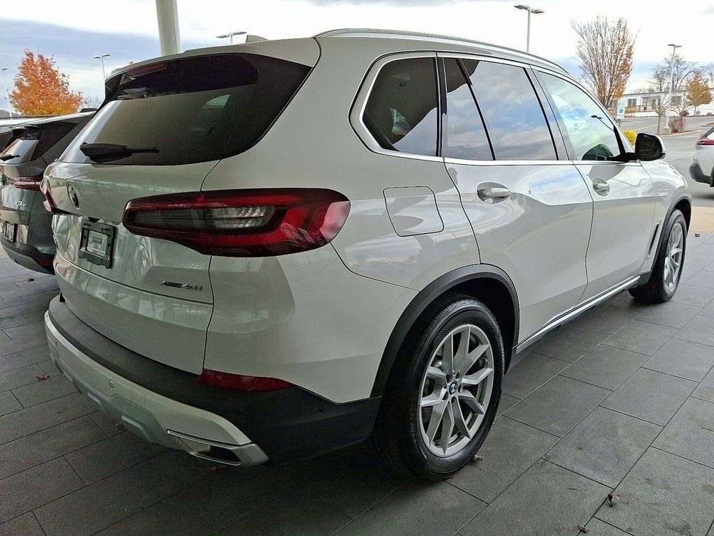 Used 2023 BMW X5 xDrive40i w/ Premium Package image 6