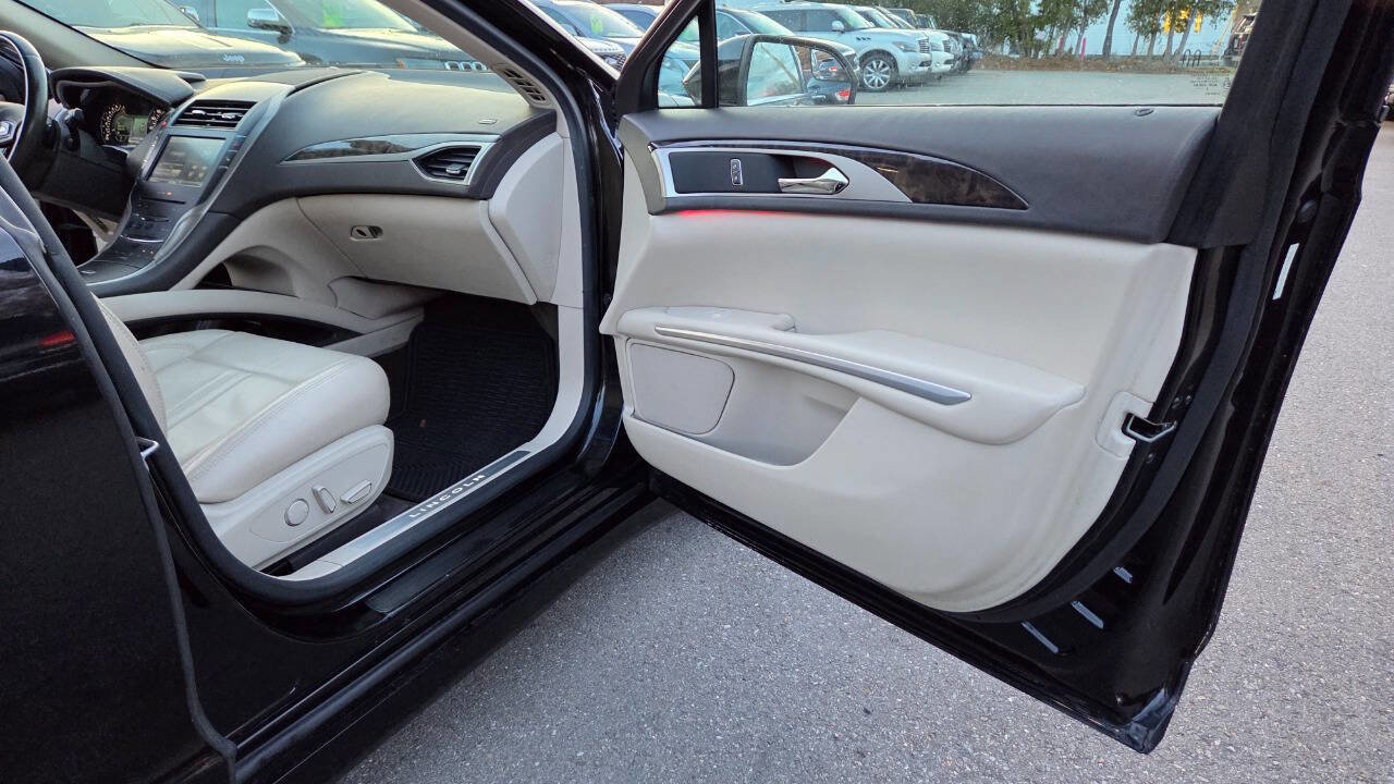 Used 2016 Lincoln MKZ AWD w/ Technology Package image 40