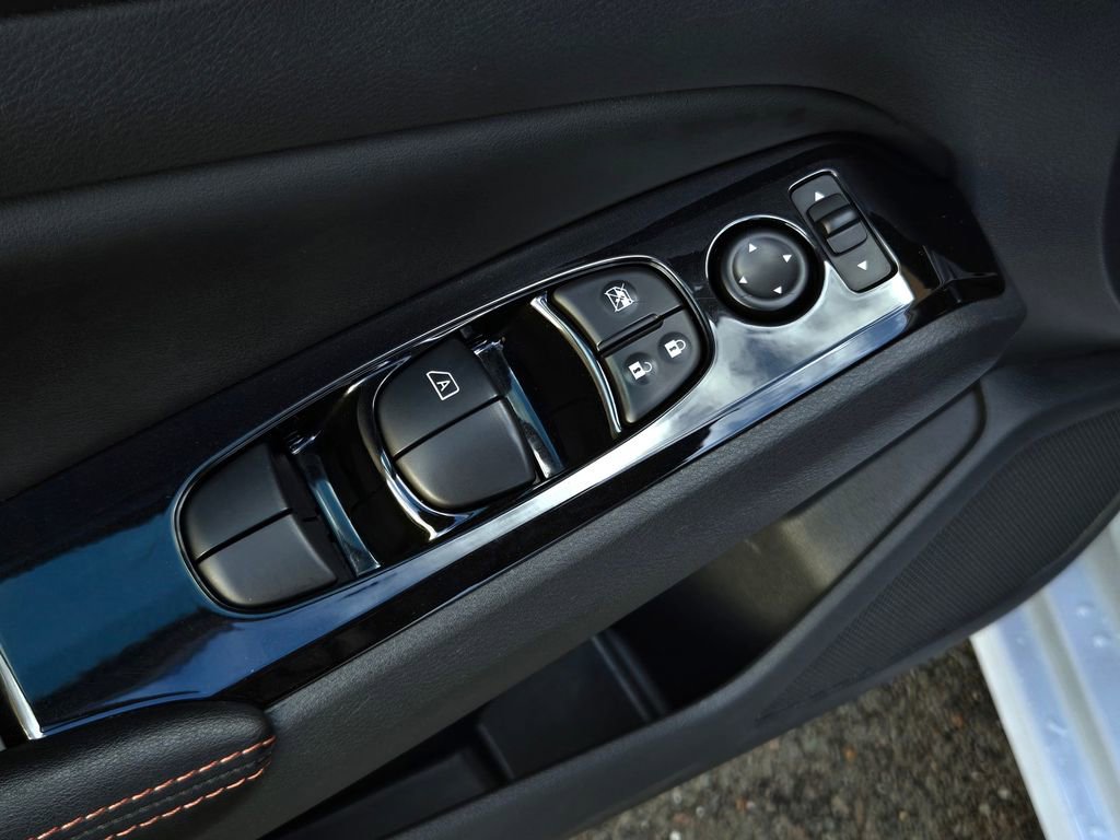 Used 2025 Nissan Altima 2.5 SR image 11