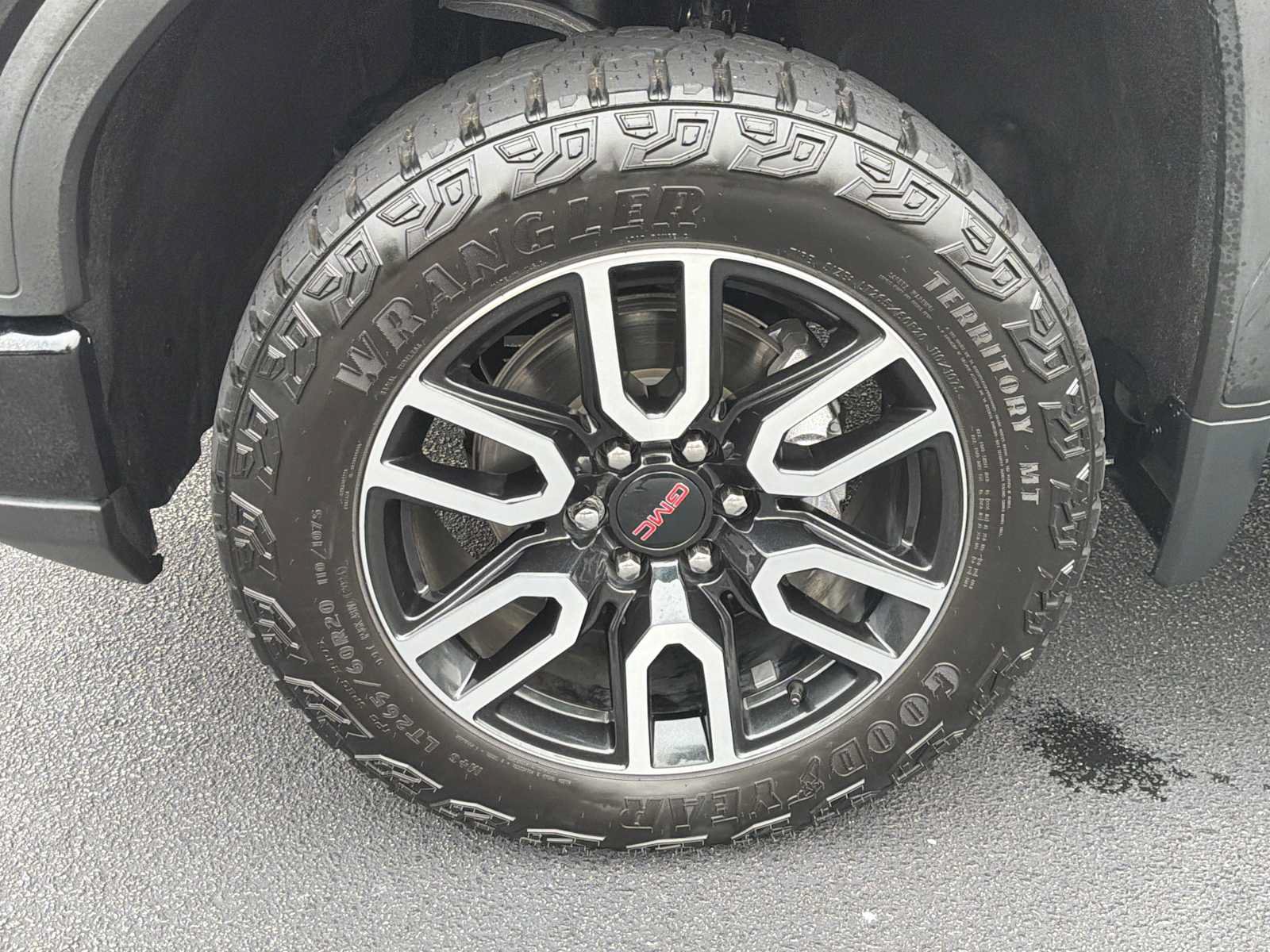 Used 2023 GMC Sierra 1500 AT4 w/ AT4 Premium Package AWD/4WD image 40