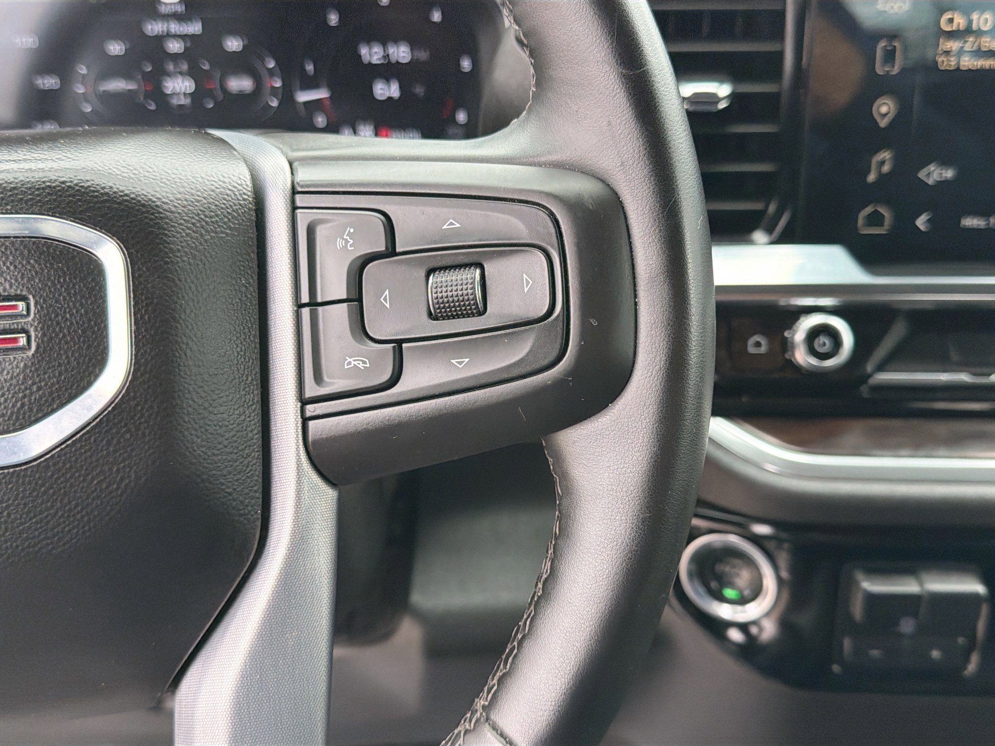 Used 2025 GMC Sierra 1500 SLT image 36