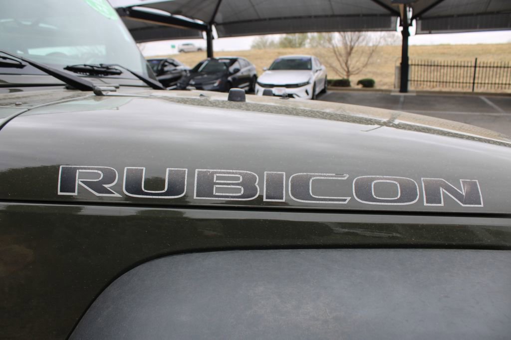 Used 2015 Jeep Wrangler Unlimited Rubicon w/ Connectivity Group AWD/4WD image 56
