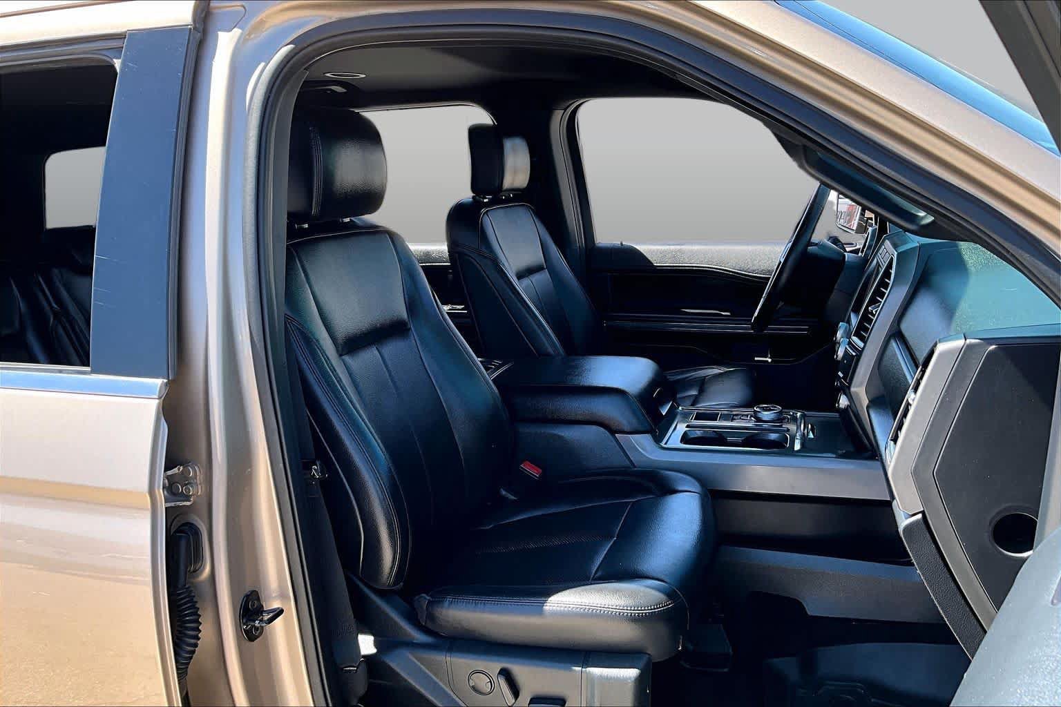 Used 2020 Ford Expedition XLT w/ Equipment Group 201A RWD image 9