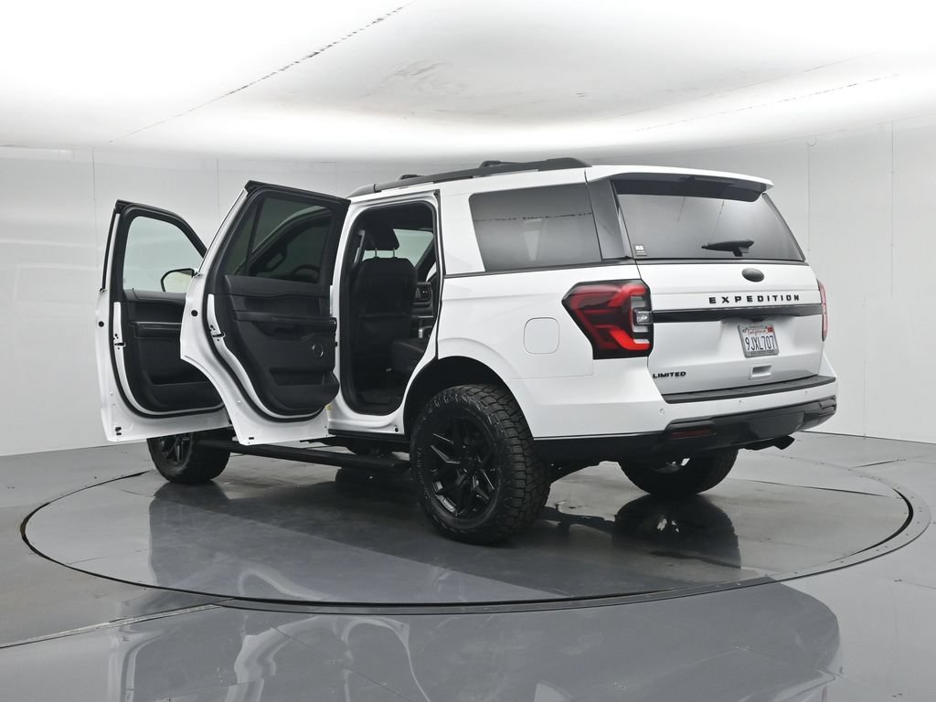 Used 2024 Ford Expedition Limited AWD/4WD image 37