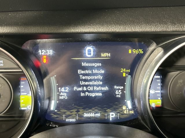 Used 2023 Jeep Wrangler Unlimited Sahara w/ Cold Weather Group AWD/4WD image 18