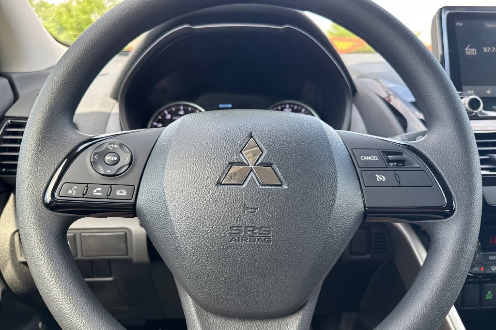 New 2026 Mitsubishi Eclipse Cross LE AWD/4WD image 25