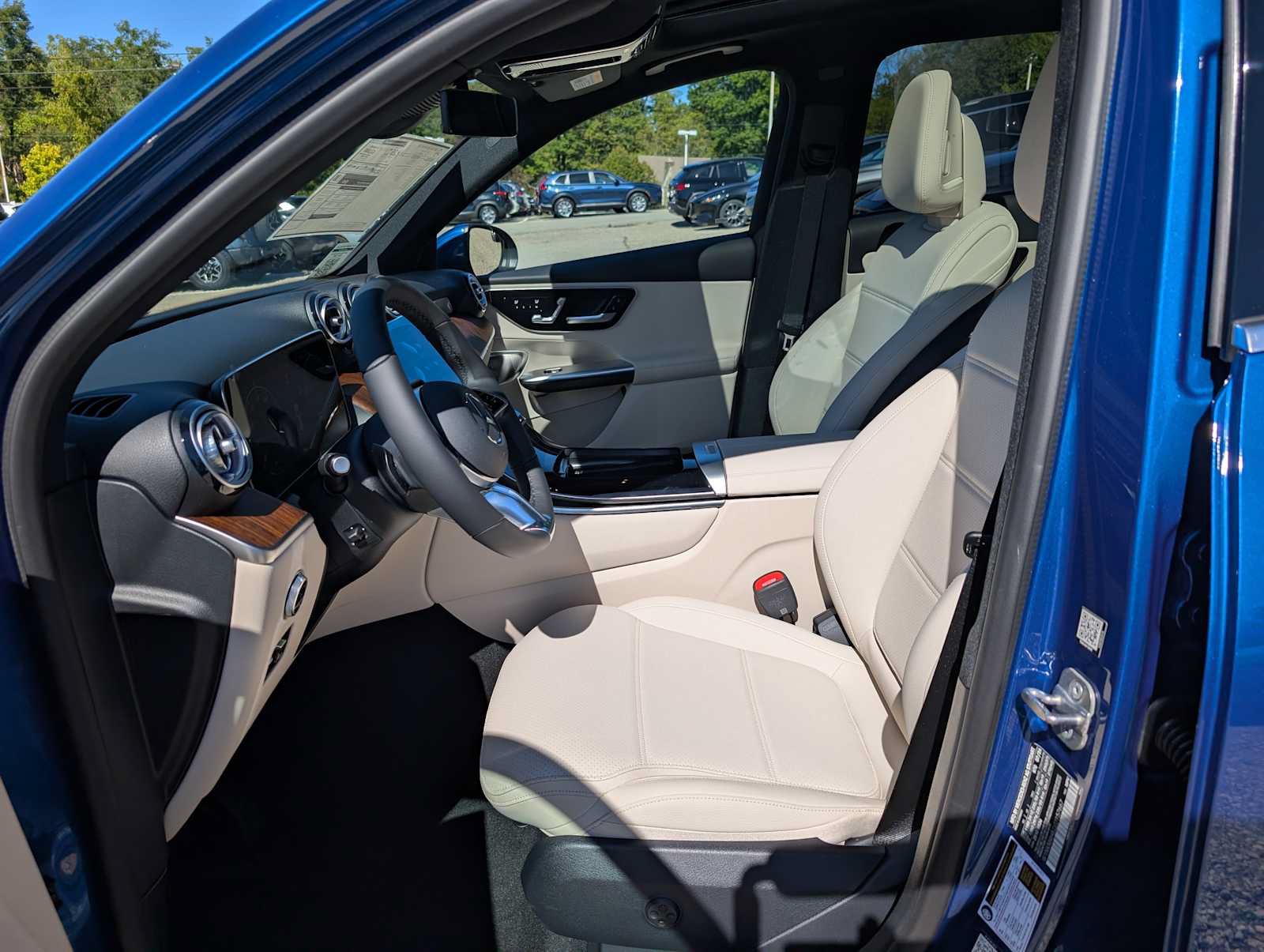 New 2027 Mercedes-Benz GLC 300 4MATIC image 4