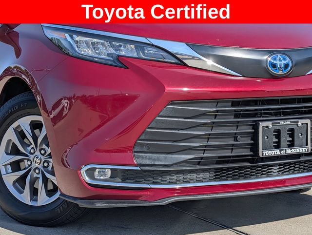 Certified 2023 Toyota Sienna XLE FWD image 3