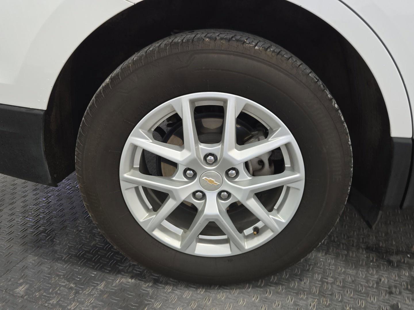 Used 2024 Chevrolet Equinox LT image 27