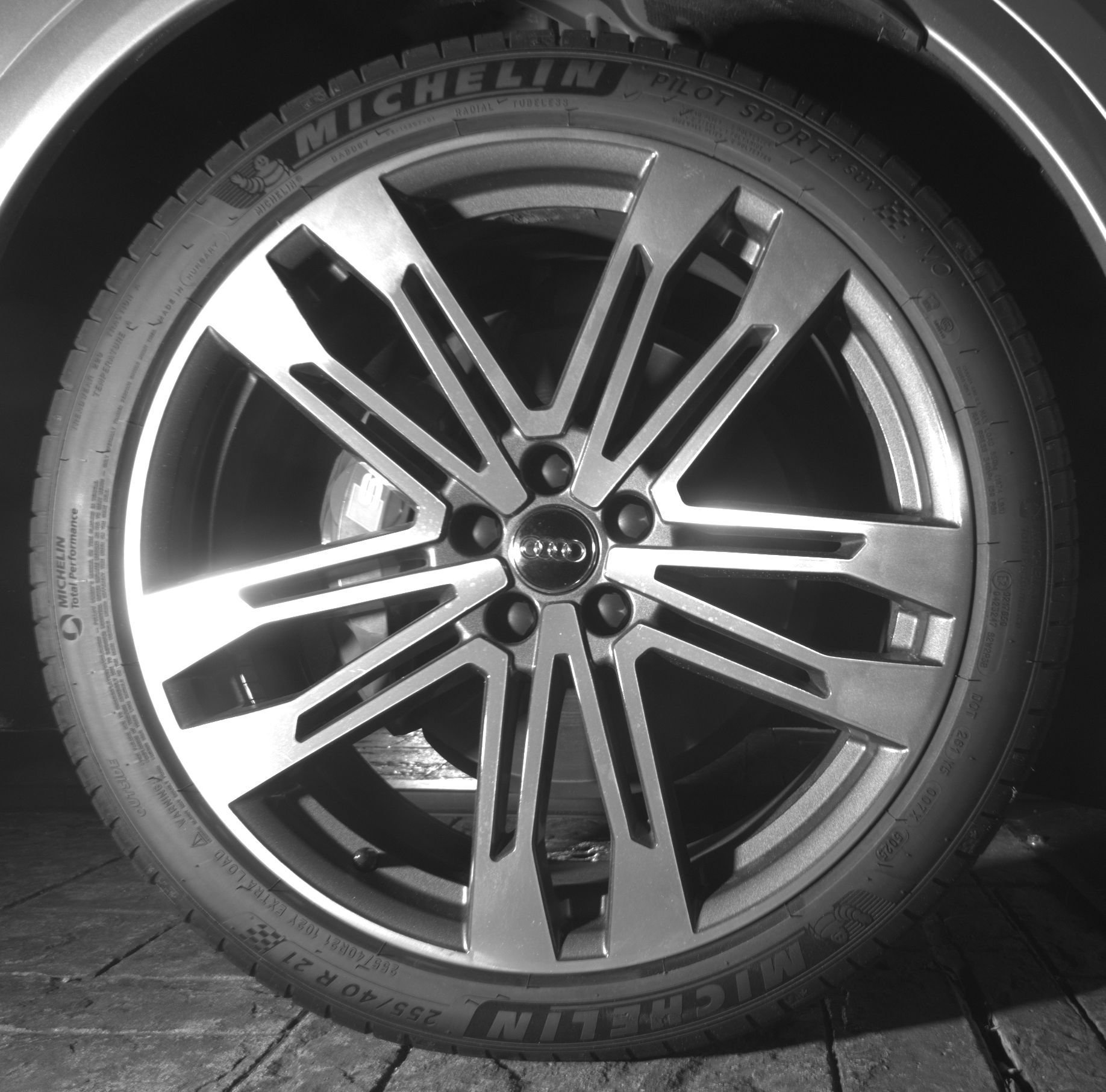 Used 2018 Audi SQ5 Prestige AWD/4WD image 25