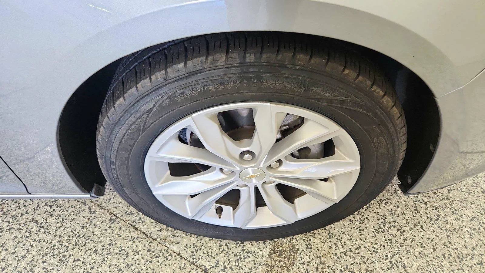 Used 2025 Chevrolet Malibu LT FWD image 30