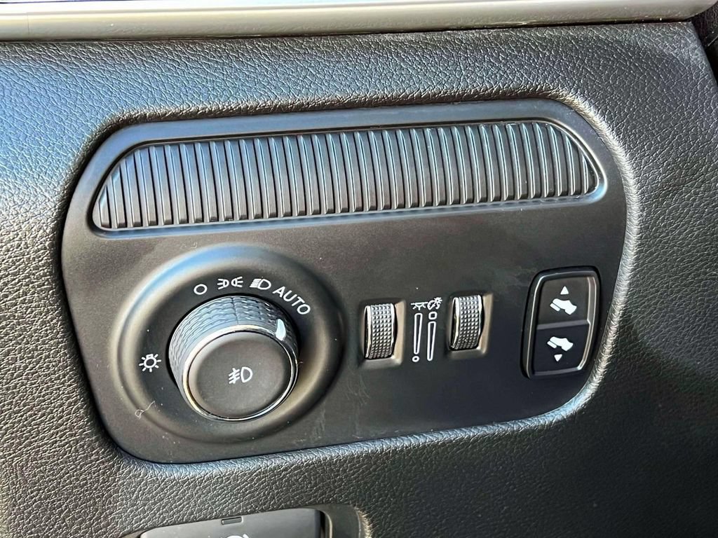 Used 2022 Jeep Wagoneer Series I w/ Convenience Group I AWD/4WD image 25