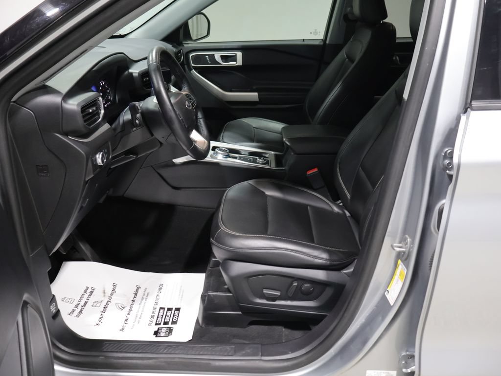 Used 2022 Ford Explorer XLT AWD/4WD image 9