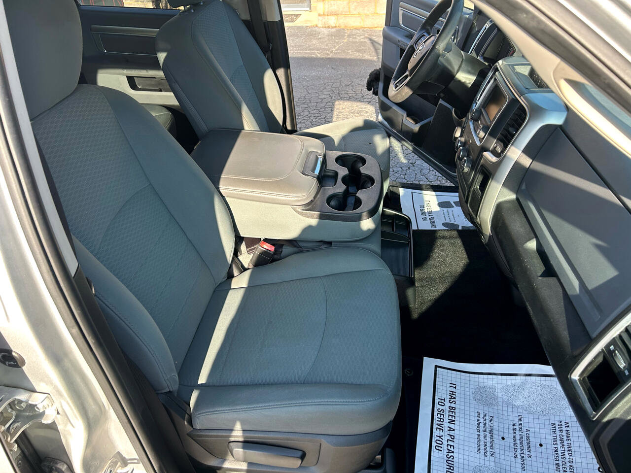 Used 2018 RAM 1500 Classic SLT image 8