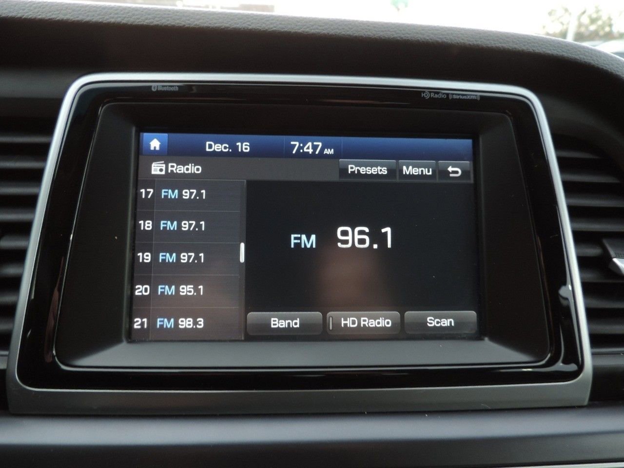 Used 2018 Hyundai Sonata Limited image 21