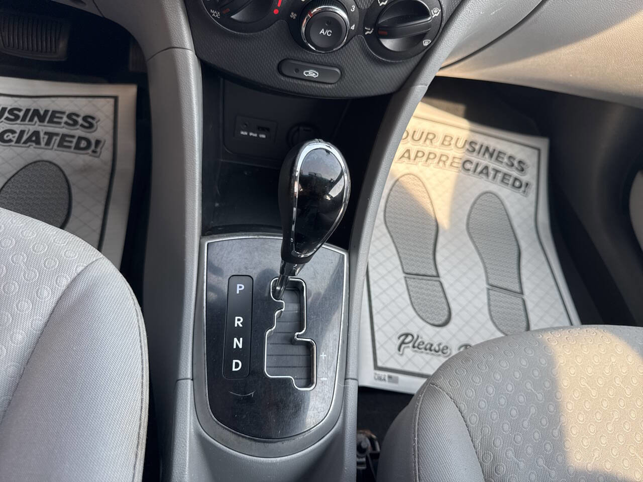 Used 2012 Hyundai Accent SE image 28