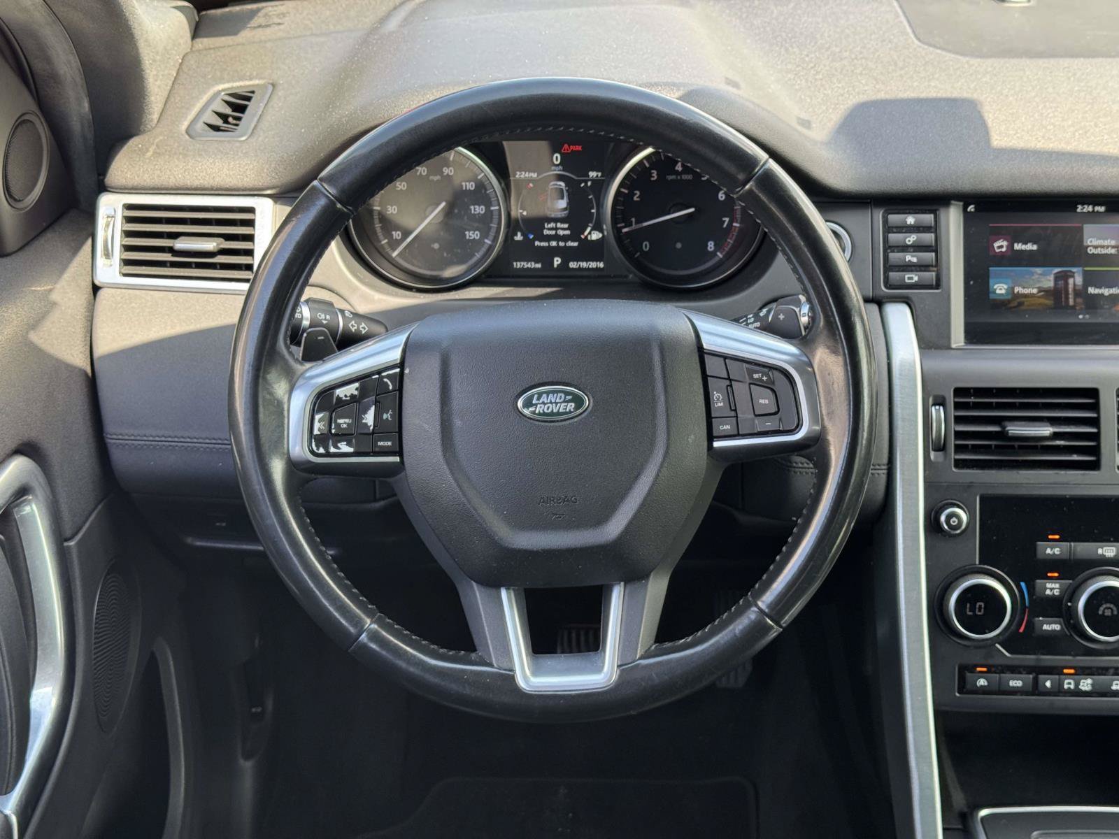 Used 2017 Land Rover Discovery Sport SE AWD/4WD image 12
