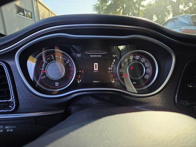 Used 2015 Dodge Challenger R/T Scat Pack w/ Scat Pack Appearance Package RWD image 9