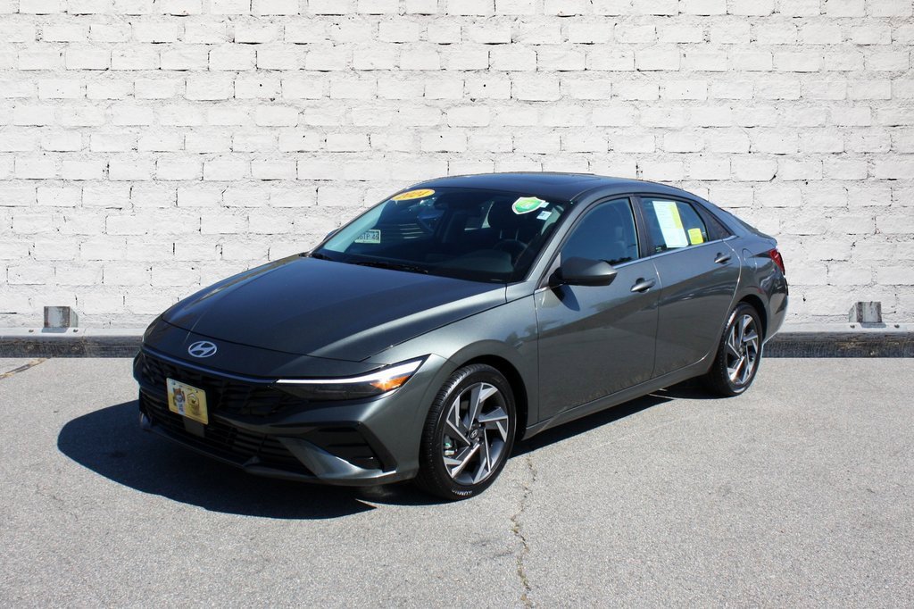 Used 2024 Hyundai Elantra SEL w/ Convenience Package