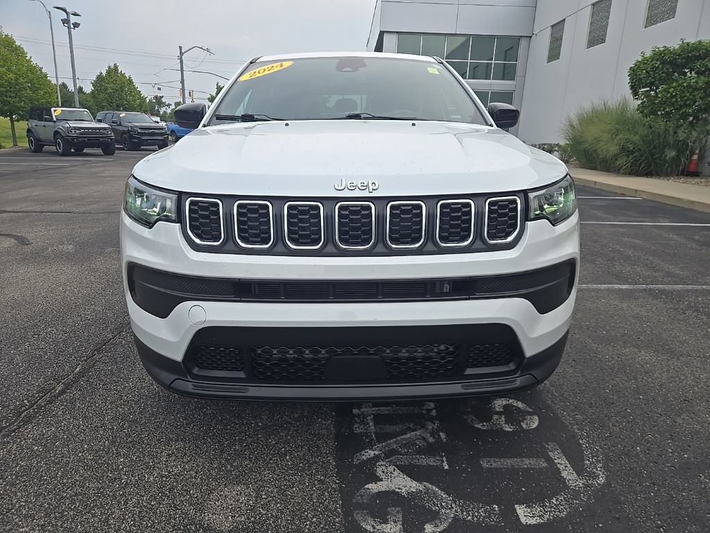 Used 2024 Jeep Compass Sport AWD/4WD image 19