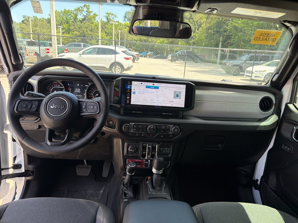 Used 2026 Jeep Gladiator Sport AWD/4WD image 11