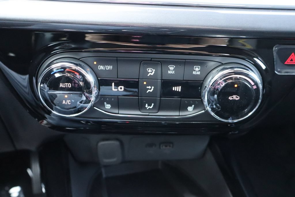 New 2026 Chevrolet Trax ACTIV w/ Sunroof Package FWD image 13