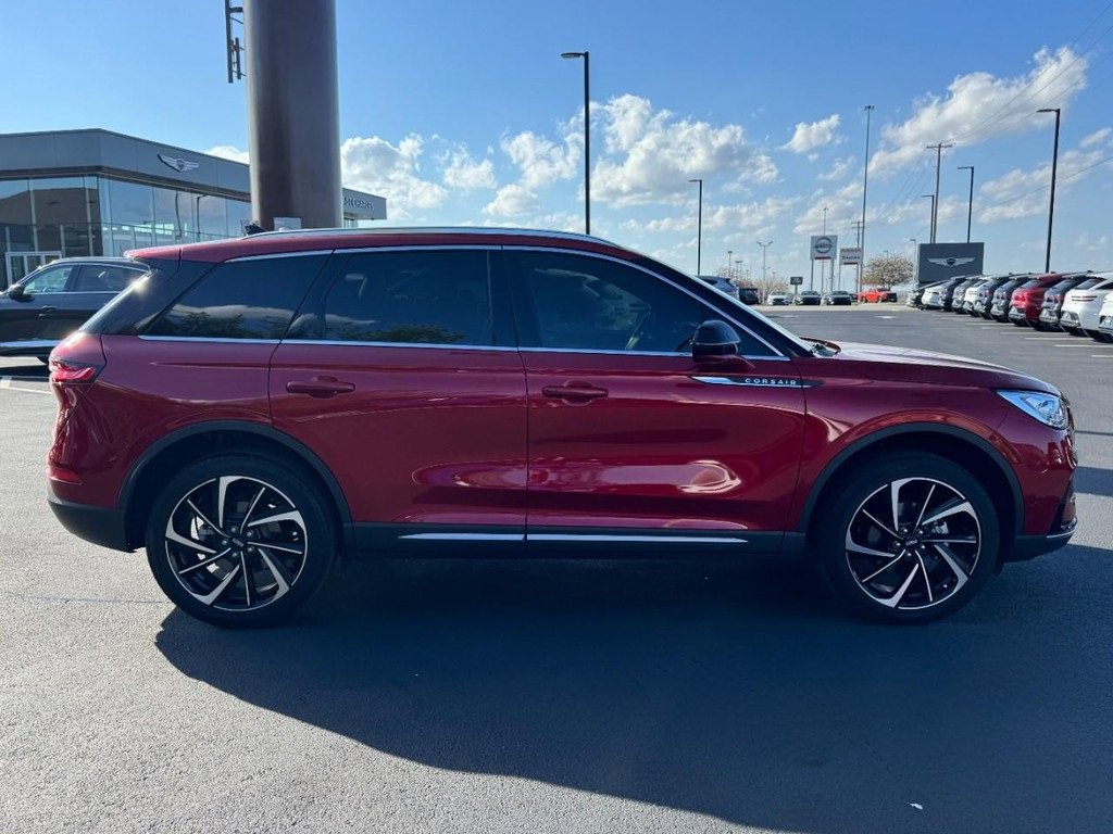 Used 2023 Lincoln Corsair Reserve w/ Equipment Group 201A image 2