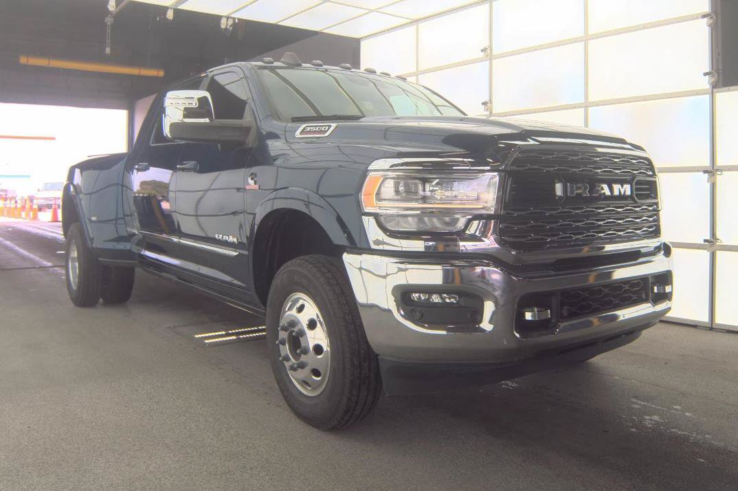 Used 2024 RAM 3500 Limited AWD/4WD image 14