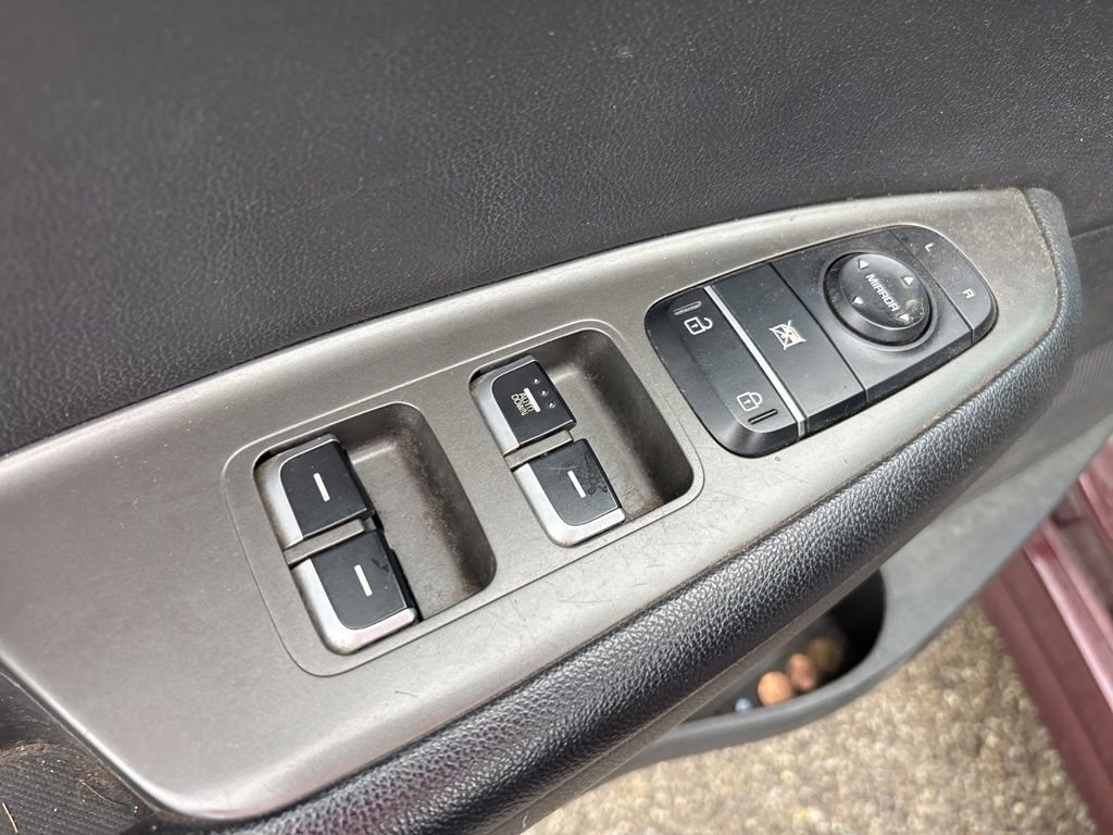 Used 2020 Kia Optima LX image 14